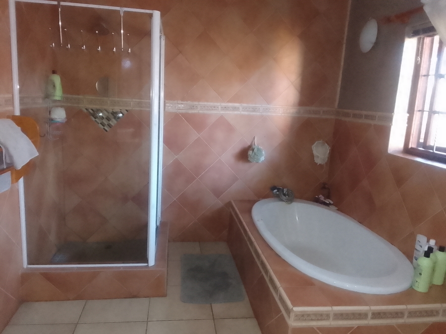 To Let 4 Bedroom Property for Rent in Geelhoutpark North West